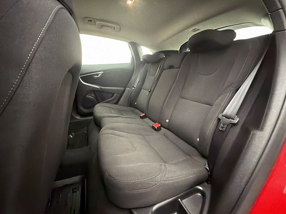 Volvo V40 26 of 30