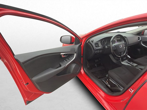 Volvo V40 11 of 30