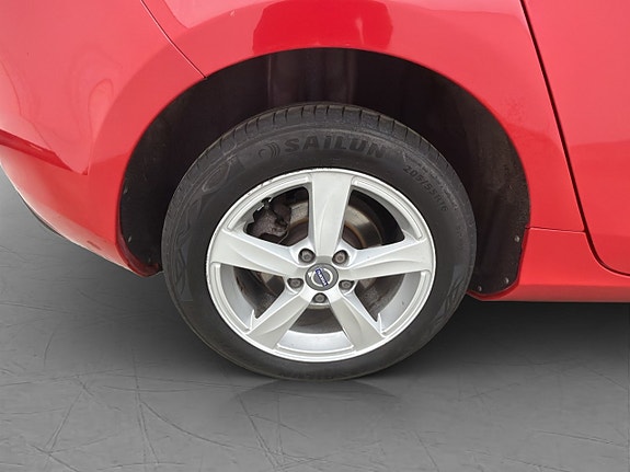 Volvo V40 30 of 30