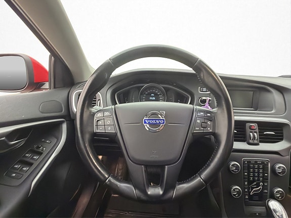 Volvo V40 14 of 30