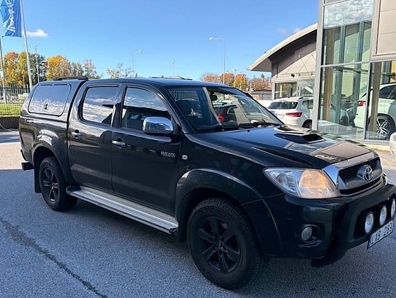 Toyota HiLux 4 of 8