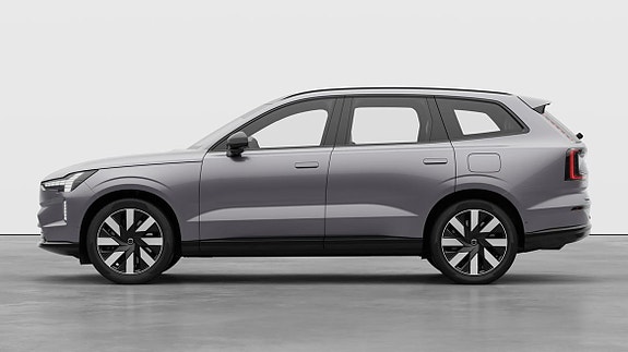Volvo EX90 13 of 26