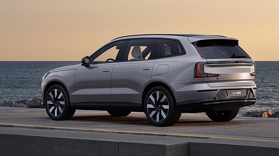 Volvo EX90 7 of 26