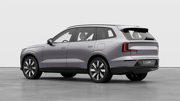 Volvo EX90 16 of 26