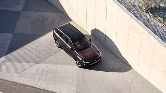 Volvo EX90 10 of 26