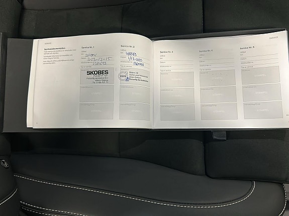 Volvo XC40 13 of 14