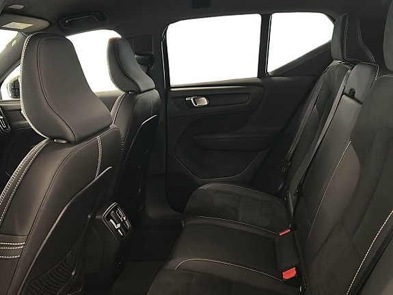 Volvo XC40 6 of 14