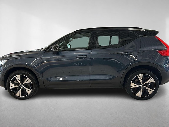 Volvo XC40 3 of 14