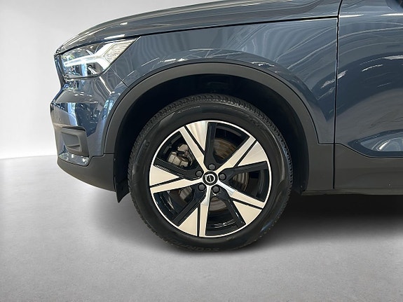 Volvo XC40 9 of 14
