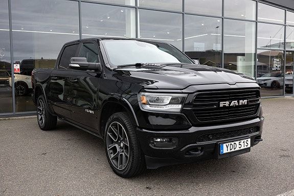 Dodge RAM 1500 3 of 16