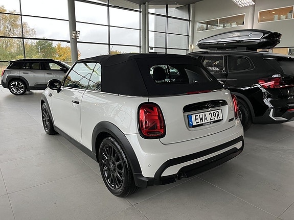 MINI Cabrio-Serie 17 of 18