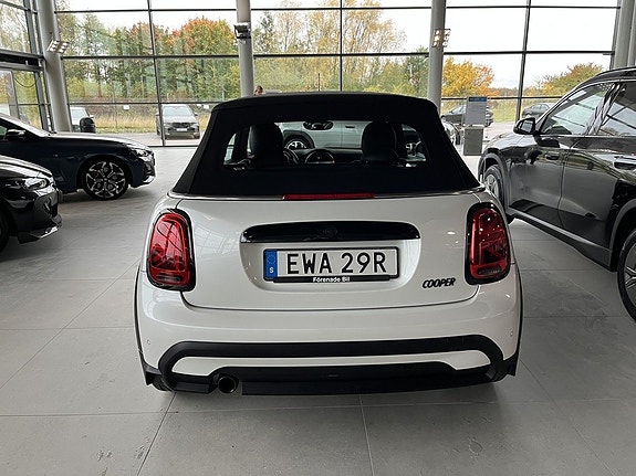 MINI Cabrio-Serie 15 of 18
