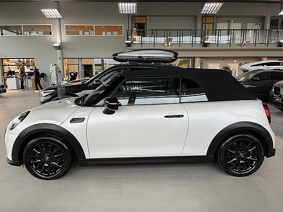 MINI Cabrio-Serie 6 of 18