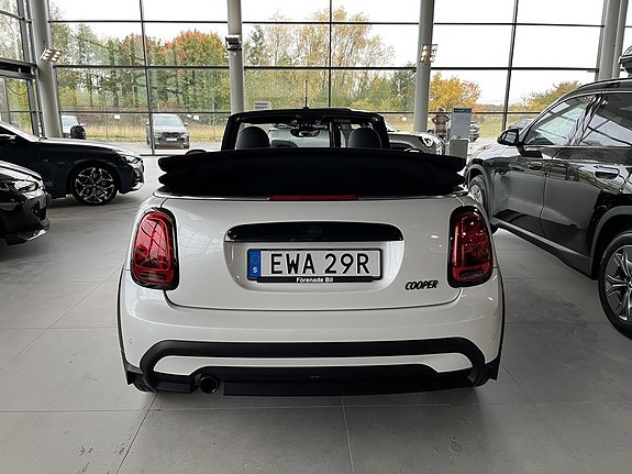 MINI Cabrio-Serie 14 of 18