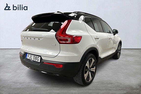 Volvo XC40 4 of 30