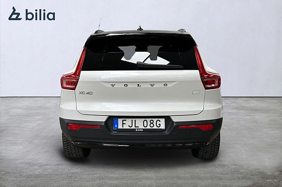 Volvo XC40 8 of 30