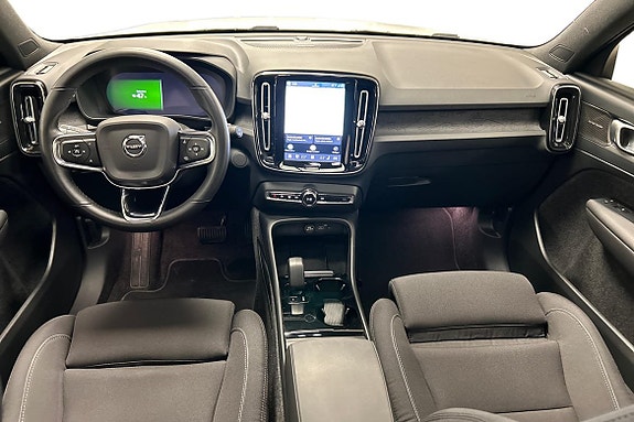 Volvo XC40 16 of 30