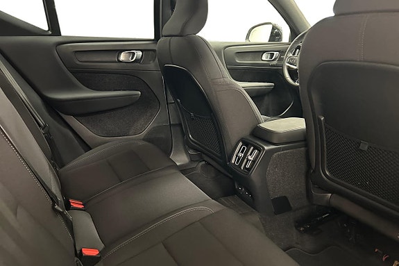 Volvo XC40 15 of 30