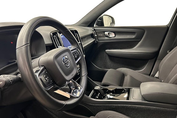 Volvo XC40 19 of 30