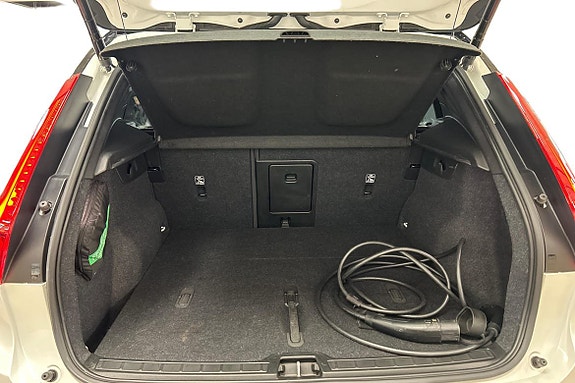 Volvo XC40 10 of 30