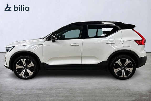 Volvo XC40 2 of 30