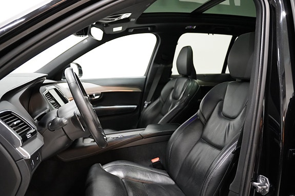Volvo XC90 9 of 30