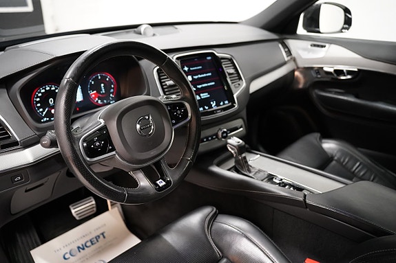 Volvo XC90 8 of 30