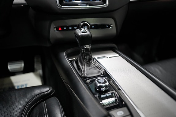 Volvo XC90 19 of 30
