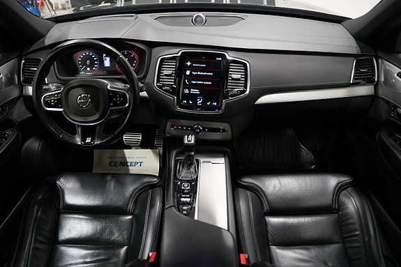 Volvo XC90 14 of 30