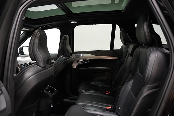 Volvo XC90 28 of 30