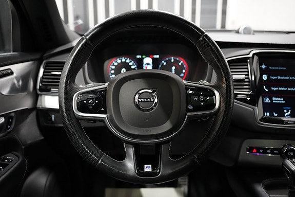 Volvo XC90 16 of 30