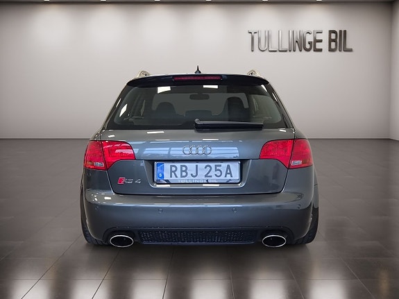 Audi RS4 4 of 27