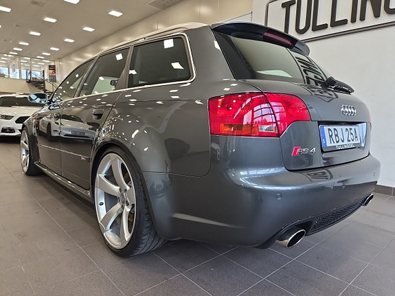 Audi RS4 16 of 27