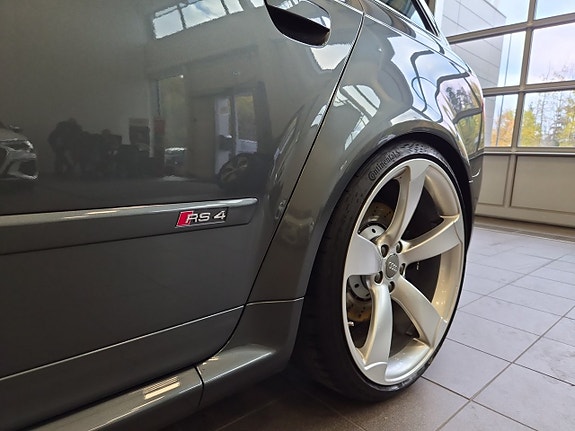 Audi RS4 14 of 27