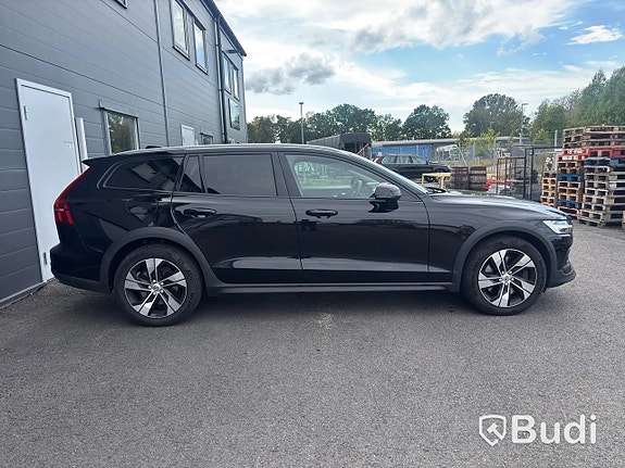 Volvo V60 Cross Country 4 of 27