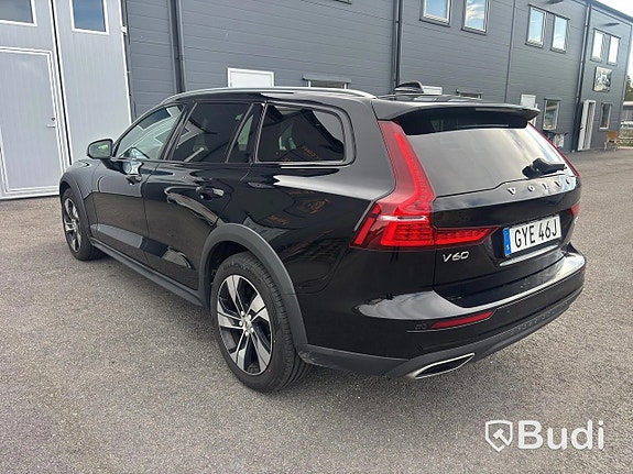 Volvo V60 Cross Country 6 of 27