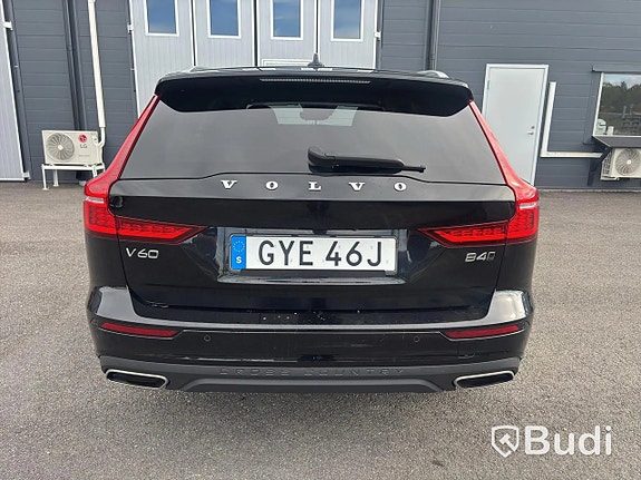 Volvo V60 Cross Country 8 of 27