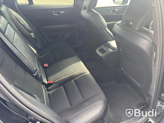 Volvo V60 Cross Country 17 of 27