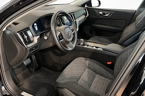Volvo V60 Cross Country 4 of 16