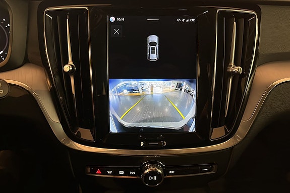 Volvo V60 Cross Country 11 of 16