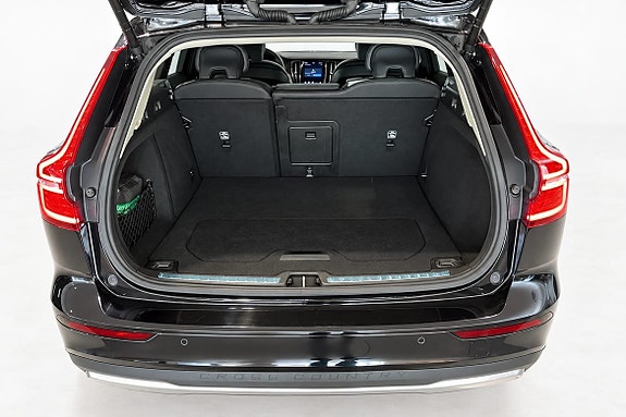 Volvo V60 Cross Country 6 of 16