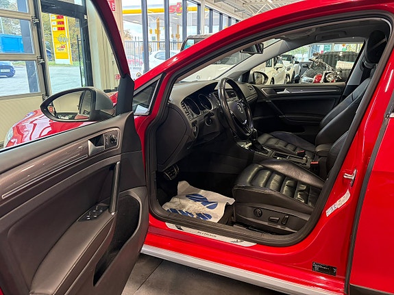 Volkswagen Golf Alltrack 14 of 30