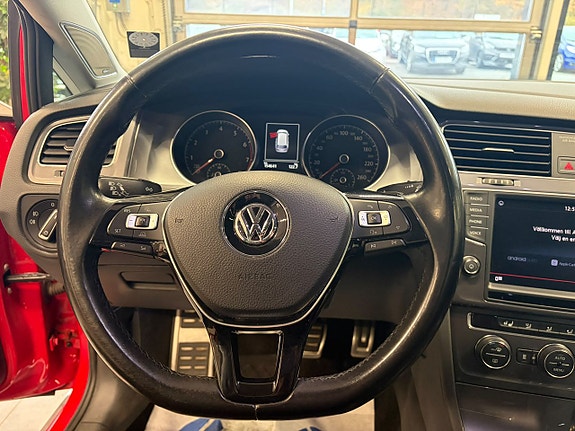 Volkswagen Golf Alltrack 24 of 30