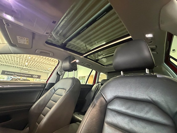 Volkswagen Golf Alltrack 22 of 30