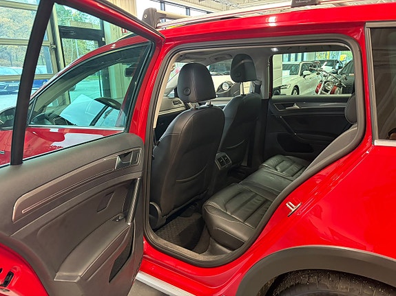 Volkswagen Golf Alltrack 15 of 30