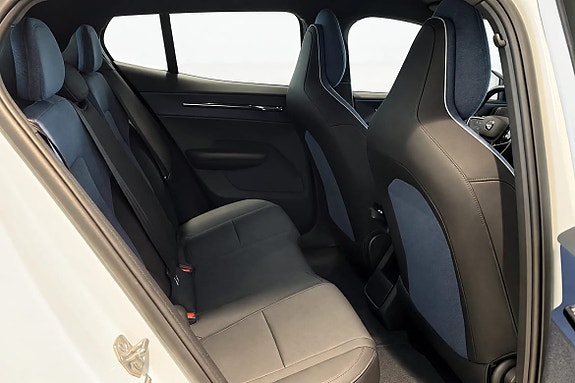 Volvo EX30 7 of 17