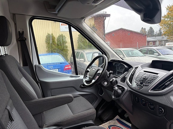 Ford Transit 8 of 11