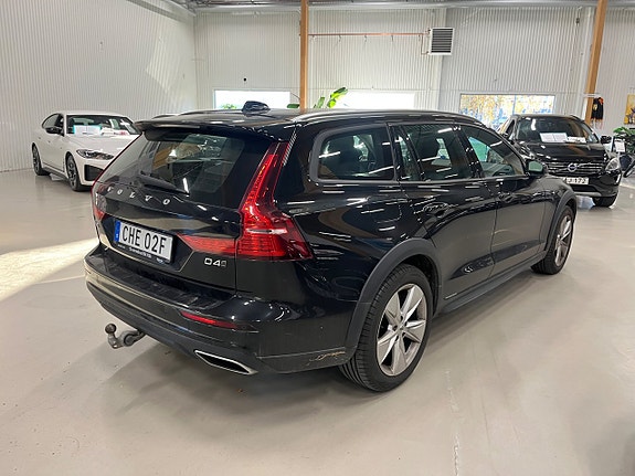 Volvo V60 Cross Country 5 of 8