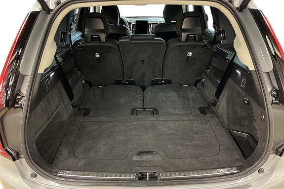 Volvo XC90 12 of 30