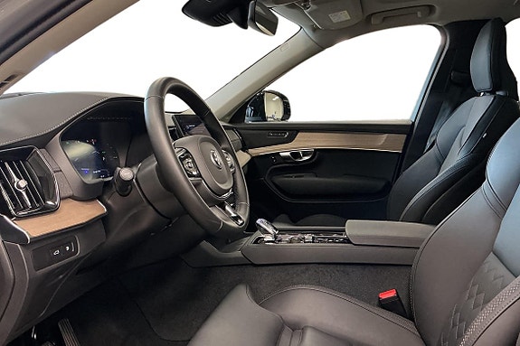 Volvo XC90 14 of 30